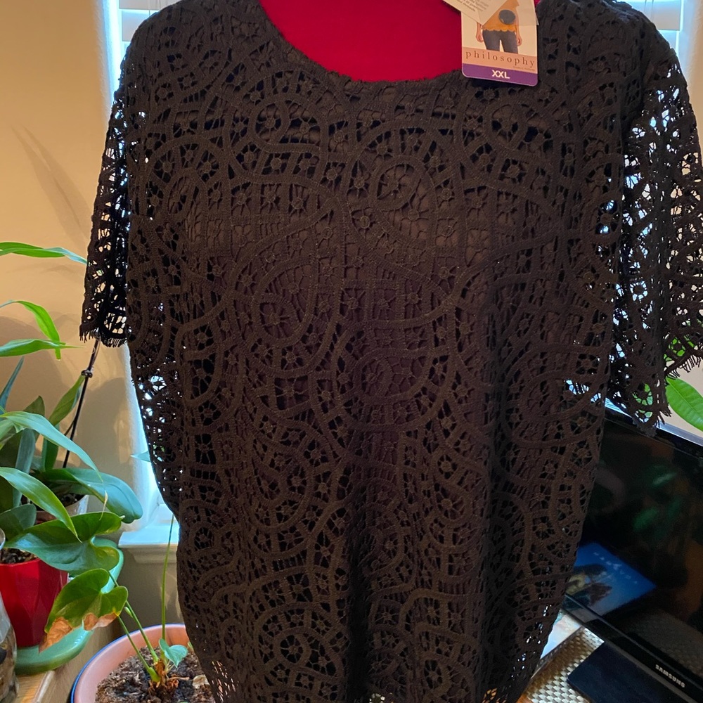 🌑Lace eyelet overlay🌑  Ladies Blouse  NWT